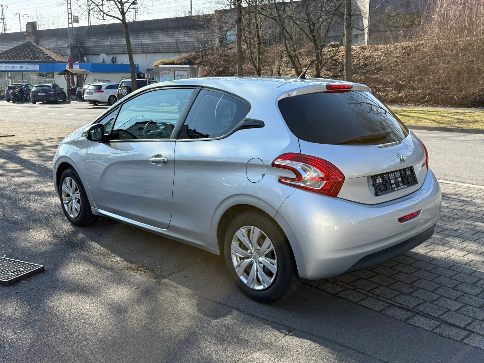 Peugeot 208 Active *KLIMA *8FACH *TÜV NEU