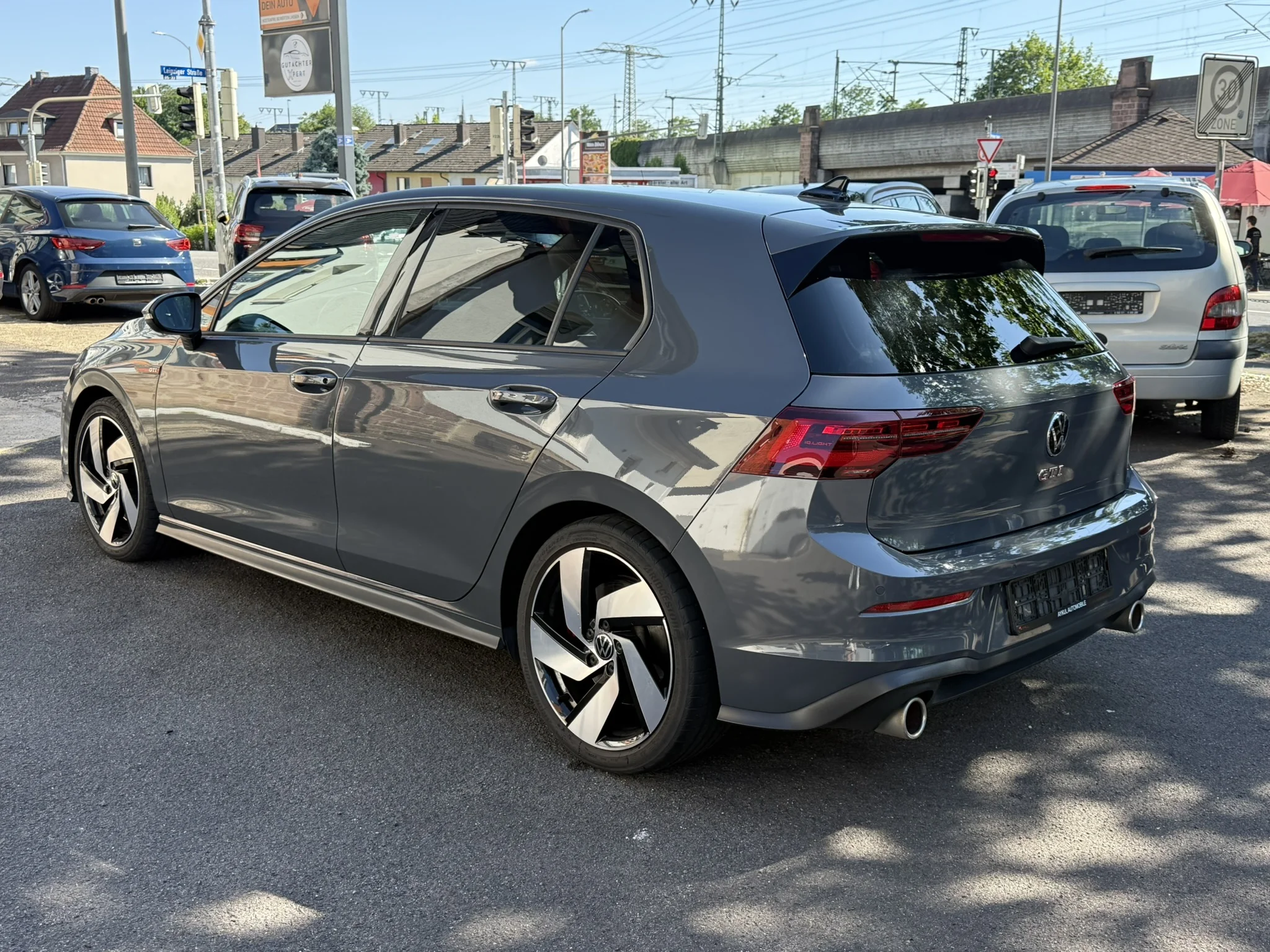 Volkswagen Golf VIII Lim. GTI *HEAD-UP *8x ALU *LENKRAD-HZG, Ansicht 6
